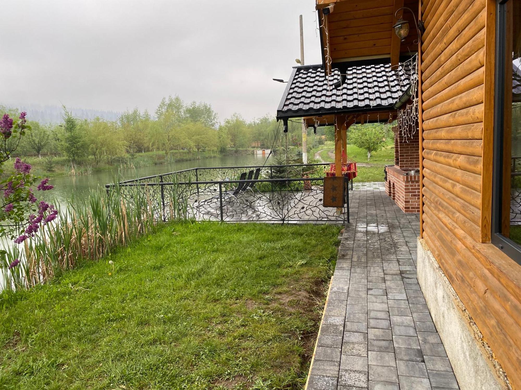 Moonlake Chalet Gainesti Kültér fotó