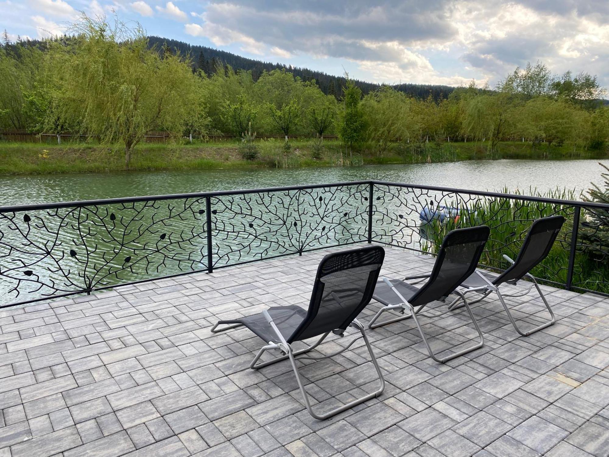 Moonlake Chalet Gainesti Kültér fotó